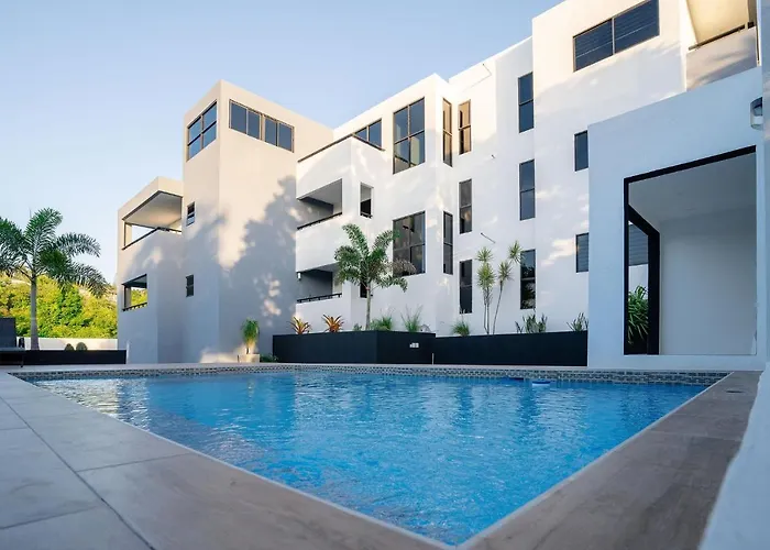 Serenity Haven - Your Ultimate Runaway Bay Escape