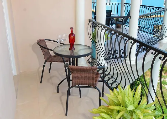 Winter Escape With Seaview - Private Balcony & Fast Wifi
