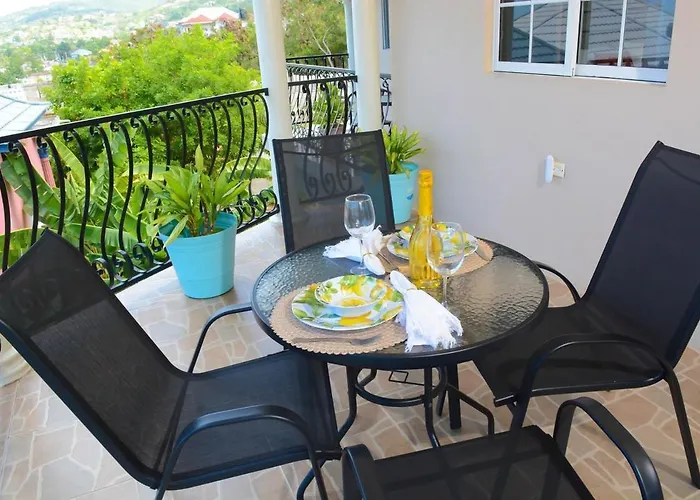 Modern Winter Retreat With Seaview Balcony & Wifi & Ac