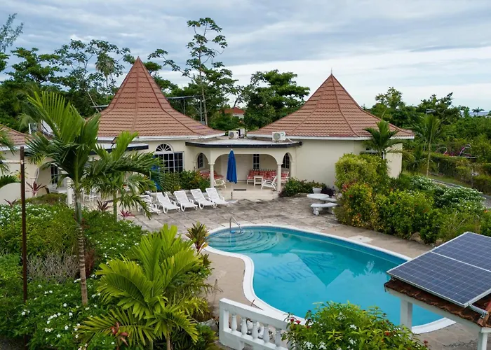 Whistling Villa Runaway Bay