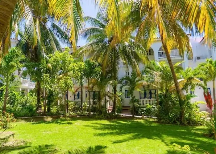 Beachfront & Pool 2Bdr 2Bth Ocean-Tropical-Escape