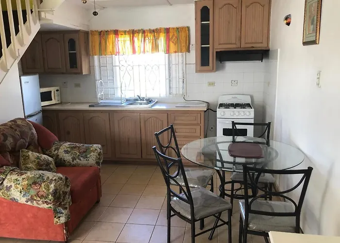 Club Caribbean Court Apartments